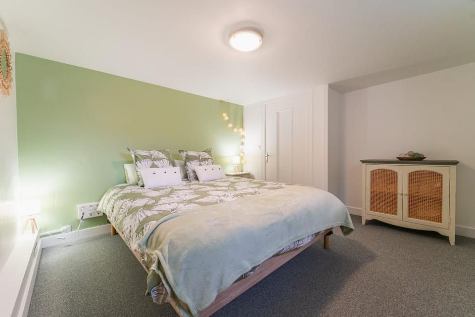 Le Gué Sourdeau: 150m² 5 min from Futuroscope Apartment in Centre-Val de Loire