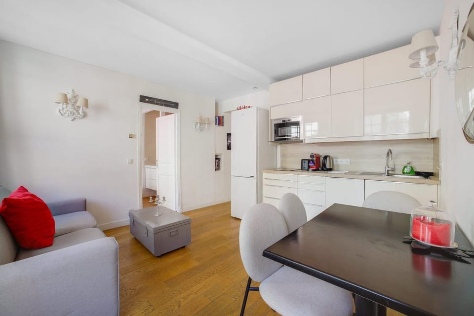 Paris Louvre Bourse city center Apartment in Paris
