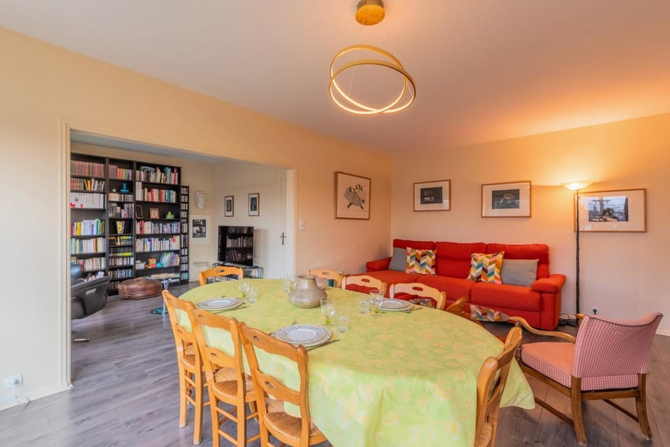 2 BR apartment with parking, 5 minutes from Lille Apartment in Lille