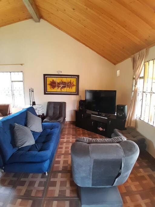 Communal lounge/ TV room