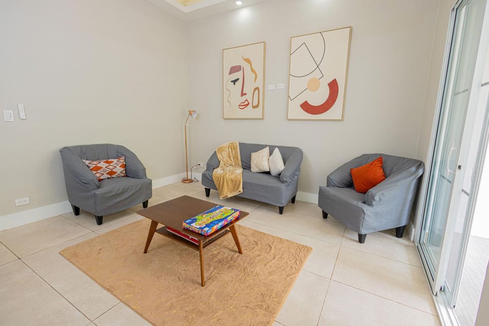 Guanaco House , A-C, WiFi, Hot water & Perfect for Your Family ,Excellent location House in La Libertad Department, El Salvador