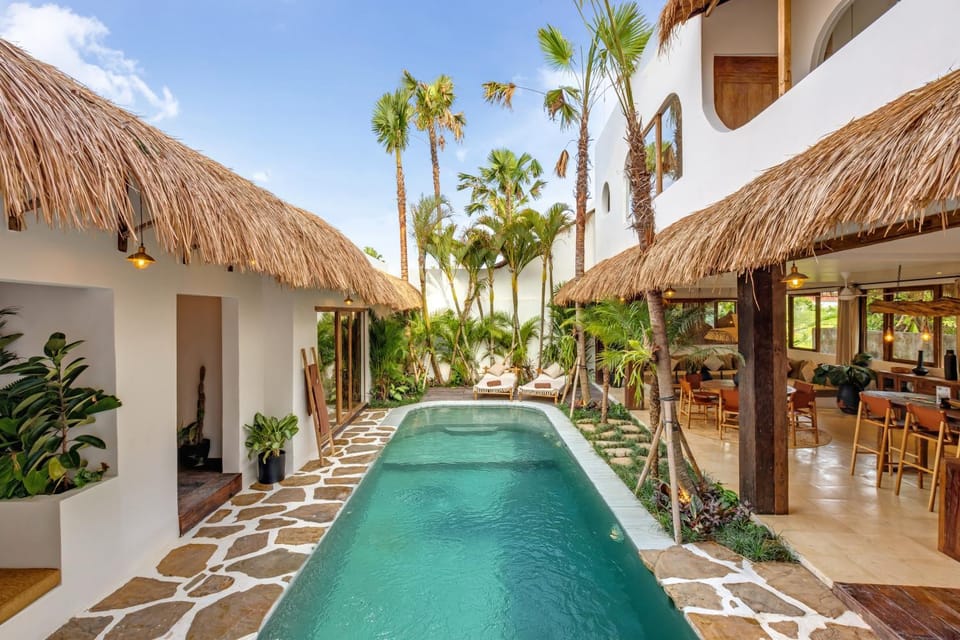 Pool view, Swimming pool, sunbed