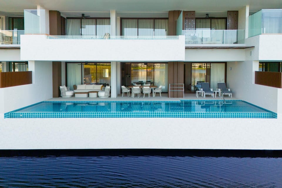 Day, View (from property/room), Balcony/Terrace, Pool view, Swimming pool, sunbed