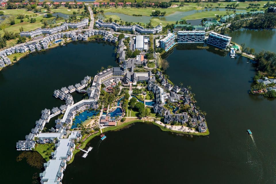 Property building, Day, Neighbourhood, Natural landscape, Bird's eye view, Lake view