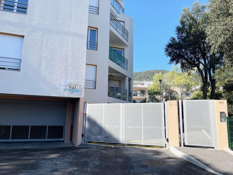 Confort et calme à Cavalaire : T2 climatisé avec Wi-Fi, balcon et double garage, proche centre-ville - FR-1-226B-186 Apartment in Cavalaire-sur-Mer