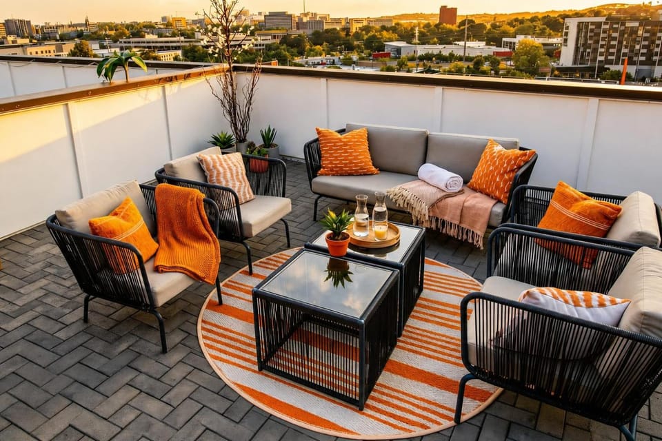 New Luxe Nashville Central Roofdeck 13 Beds House in Nashville