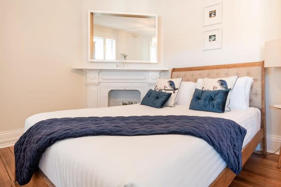 Historic Beauty in the CBD with Parking & WiFi House in Launceston