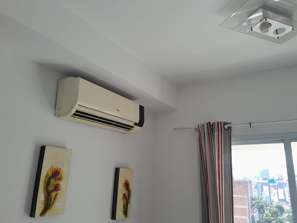 Eduardo Gimenes Palazzi Apartment in Santos