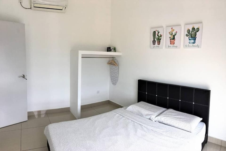 Cozy Homestay at Menara Hartamas 1-4pax Apartment in Johor Bahru