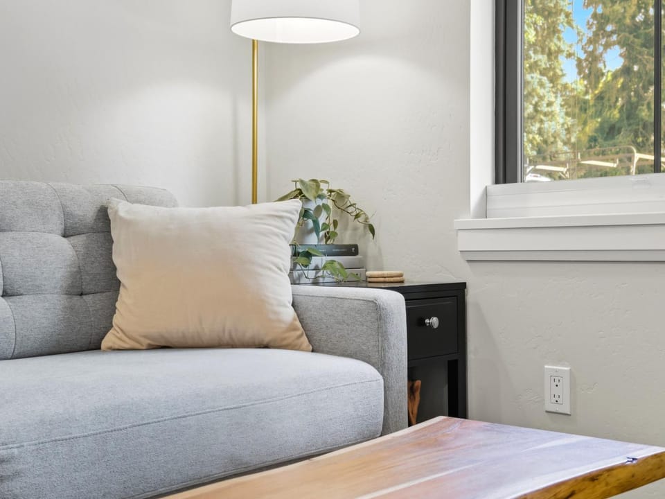 Bed, Living room, Seating area