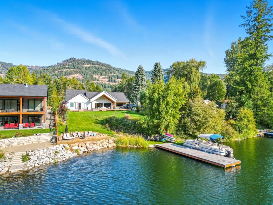 Property building, Natural landscape, Lake view