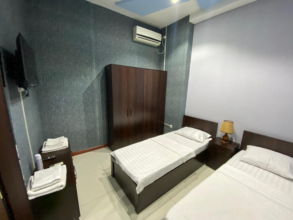 Bed, TV and multimedia, Photo of the whole room, towels, air conditioner