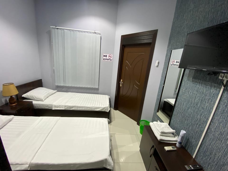 Bed, TV and multimedia, Photo of the whole room