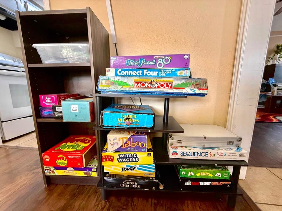 Near AT&T Stadium, UTA, Globe Life, Six Flags, DFW Airport, American Airlines Center with Games and Crib House in Arlington