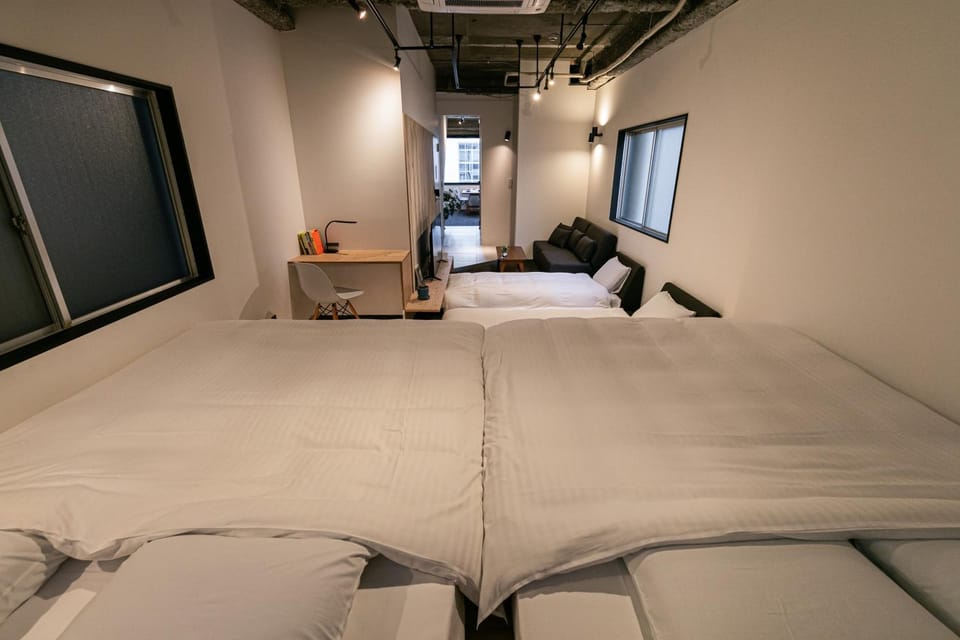 Bed, Living room, Photo of the whole room, Bedroom, hair dresser