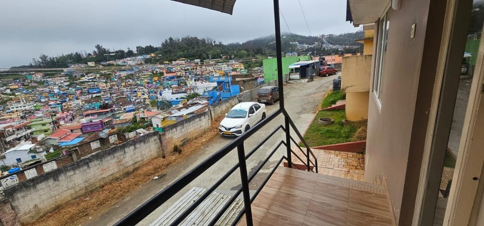 OOTY STAY AWHILE Villa in Ooty