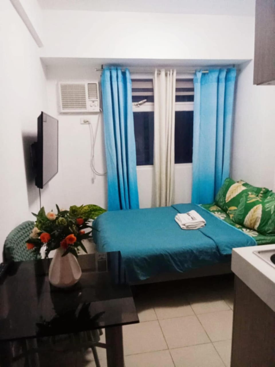 Urban Deca Tower Edsa Mandaluyong Staycation Condotel Apartment hotel in Mandaluyong