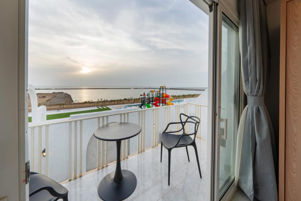 Day, Natural landscape, View (from property/room), Balcony/Terrace, Balcony/Terrace, Sea view