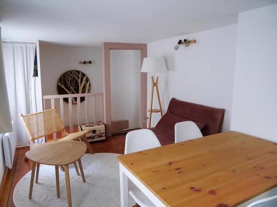 Seating area, Dining area