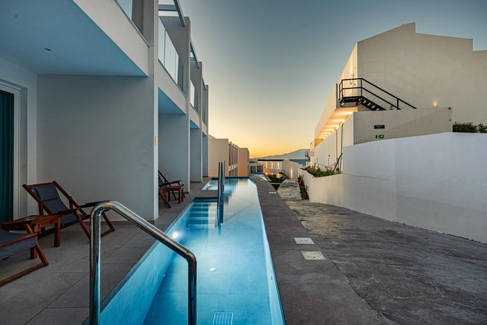 View (from property/room), Balcony/Terrace, Pool view, Swimming pool, sunbed