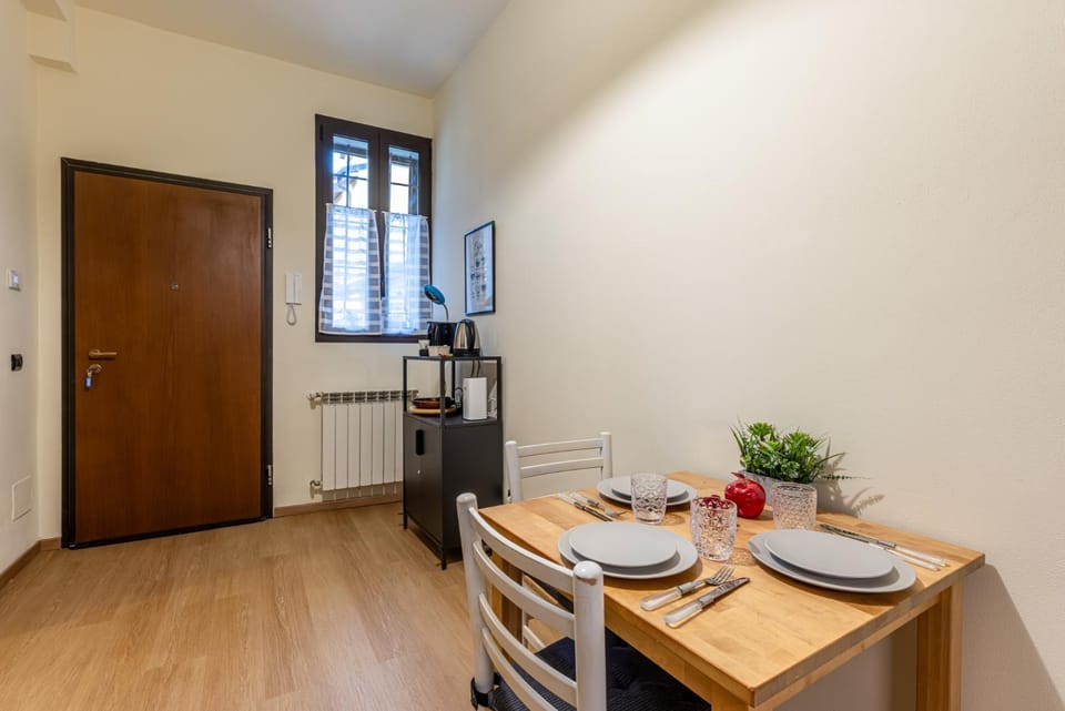 Kitchen or kitchenette, Dining area, kitchen