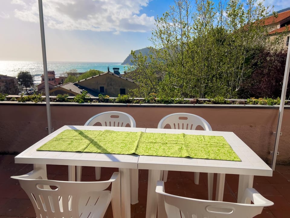 Balcony/Terrace, Dining area