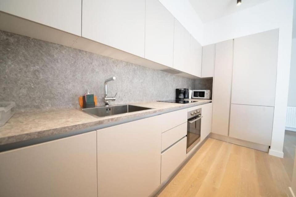 Coffee/tea facilities, minibar, pet friendly, wardrobe, kitchen