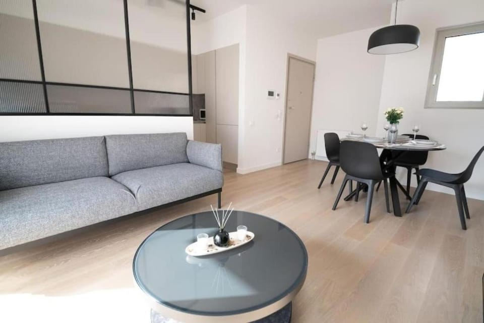 Living room, Seating area, Dining area, kitchen