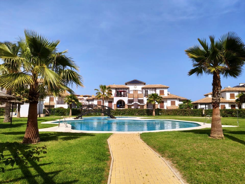 Property building, Garden, Swimming pool