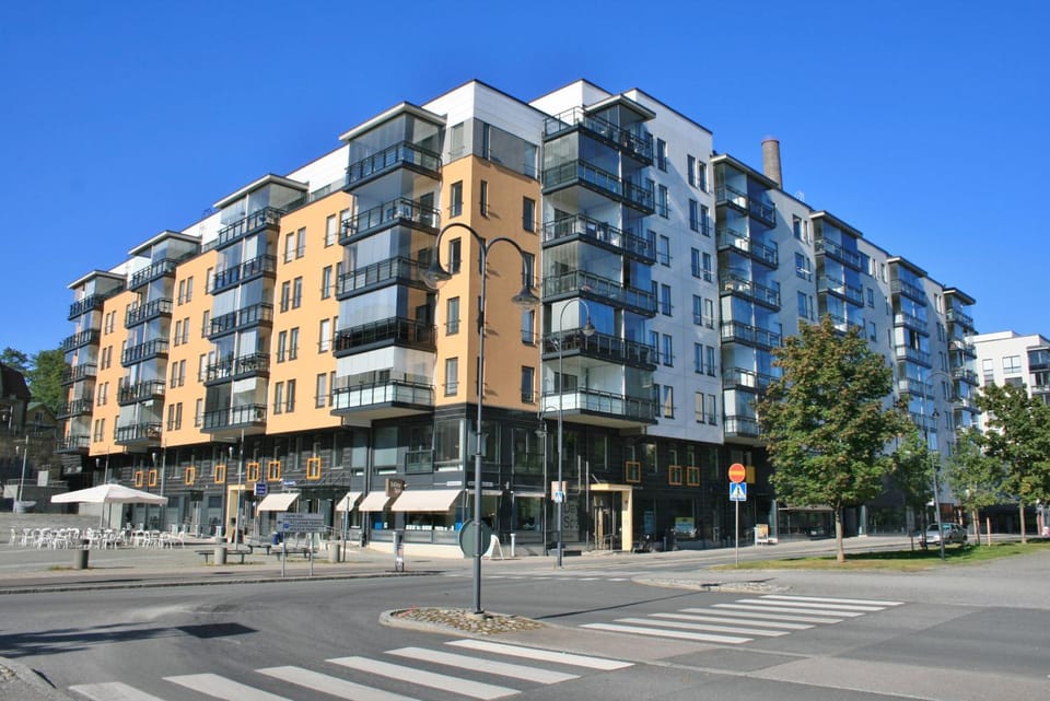 Property building, Street view