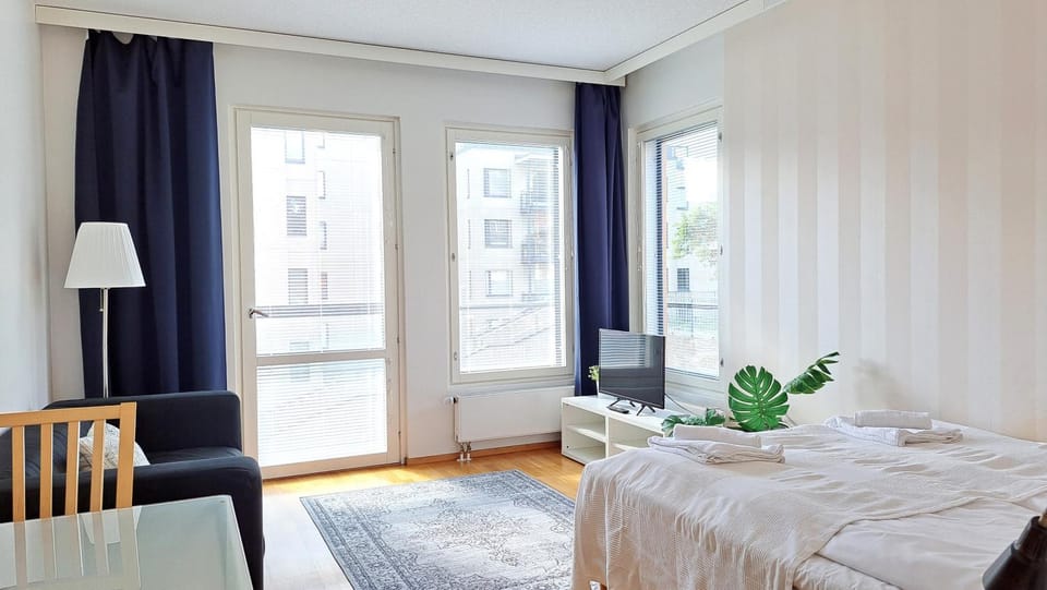 Bed, Photo of the whole room, Seating area