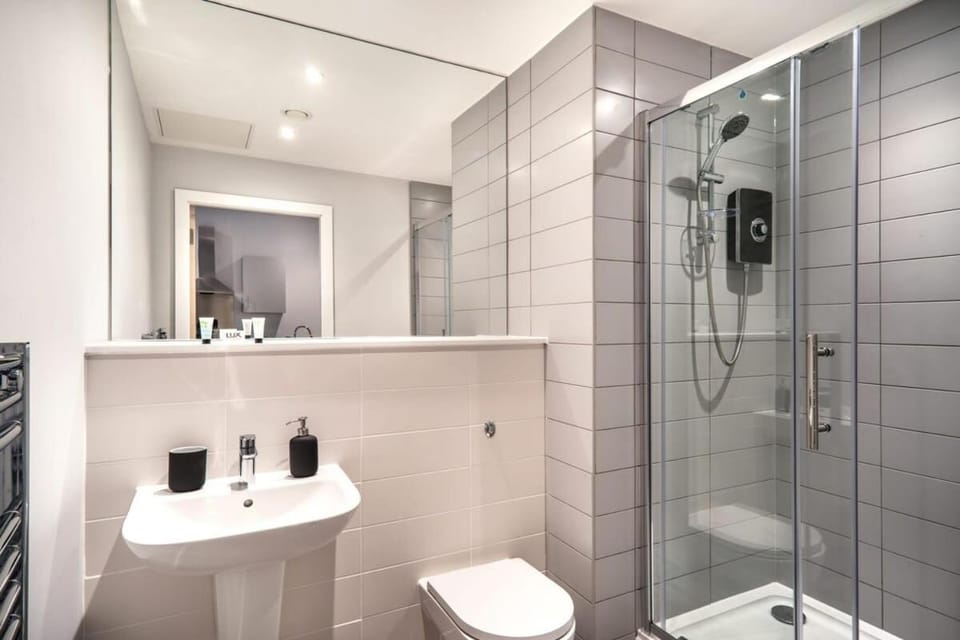 Modern & Spacious 2 Bed Apartment in Waterloo Liverpool Apartment in England