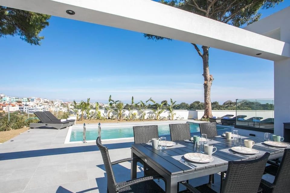 Patio, Day, Natural landscape, View (from property/room), Balcony/Terrace, Dining area, Pool view, Sea view, Swimming pool, sunbed