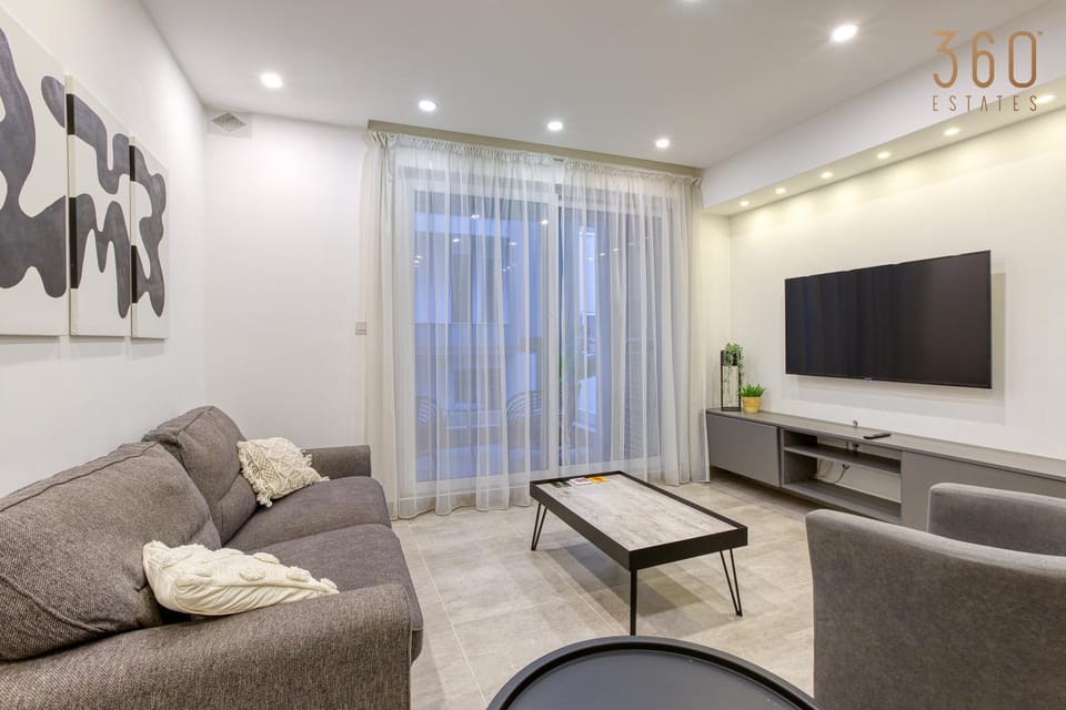Communal lounge/ TV room, TV and multimedia, Living room, Evening entertainment