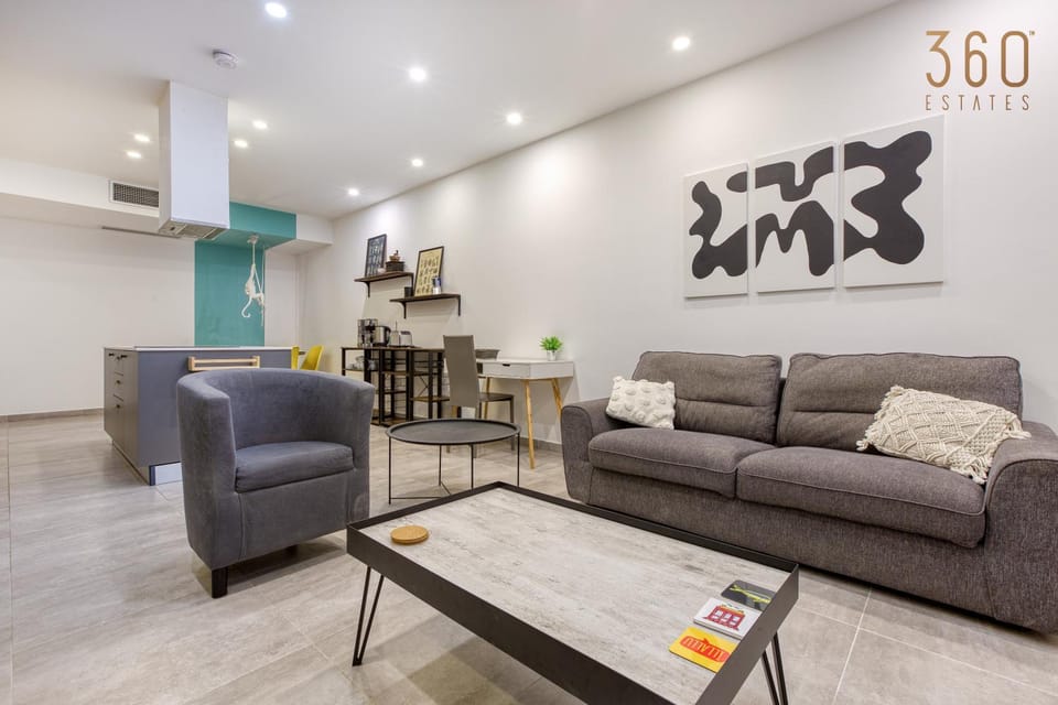 Kitchen or kitchenette, Living room, Seating area