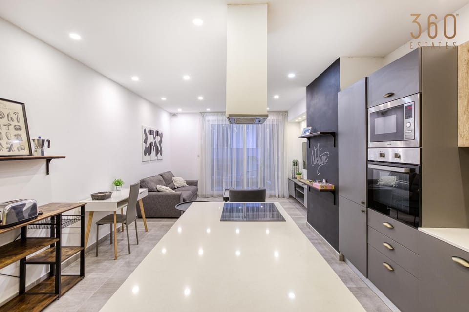 Kitchen or kitchenette, Living room, Seating area, Dining area, dishwasher, minibar, oven, pet friendly, stove