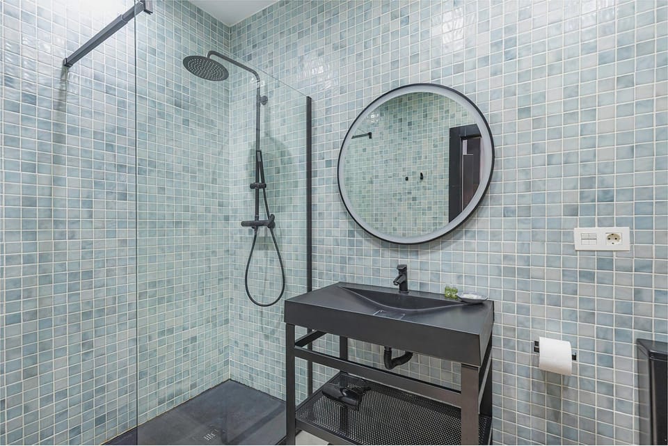 Shower, Bathroom
