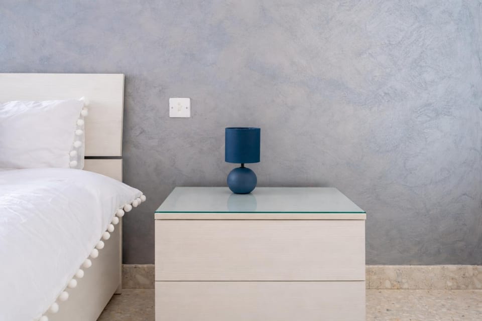 Bed, Photo of the whole room, Bedroom, hair dryier, air conditioner, air conditioner