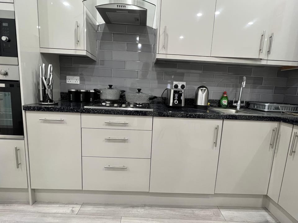 F4 Luxury Stays One bed apartment with Parking Apartment in Ilford
