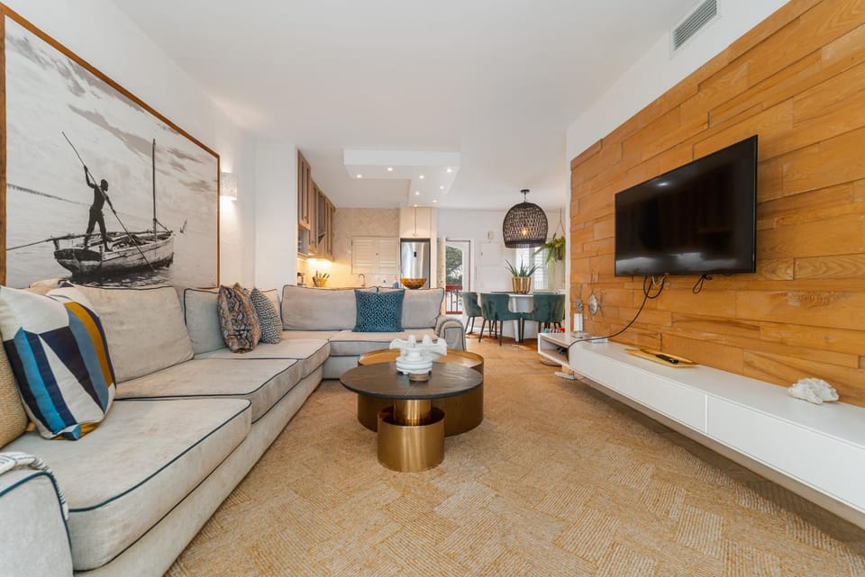 4 Perissa- Luxury beach break Apartment in Dolphin Coast