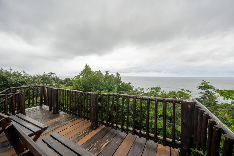 4 Perissa- Luxury beach break Apartment in Dolphin Coast