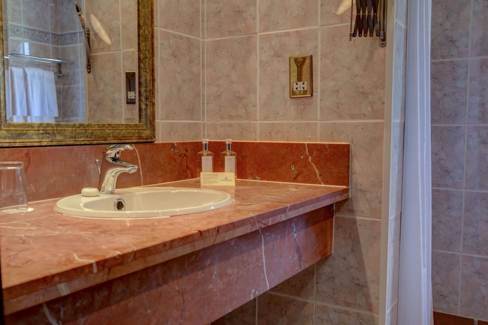 Bathroom, Photo of the whole room, On site