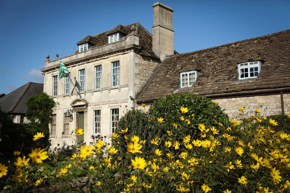 Property building, Spring, Day, On site
