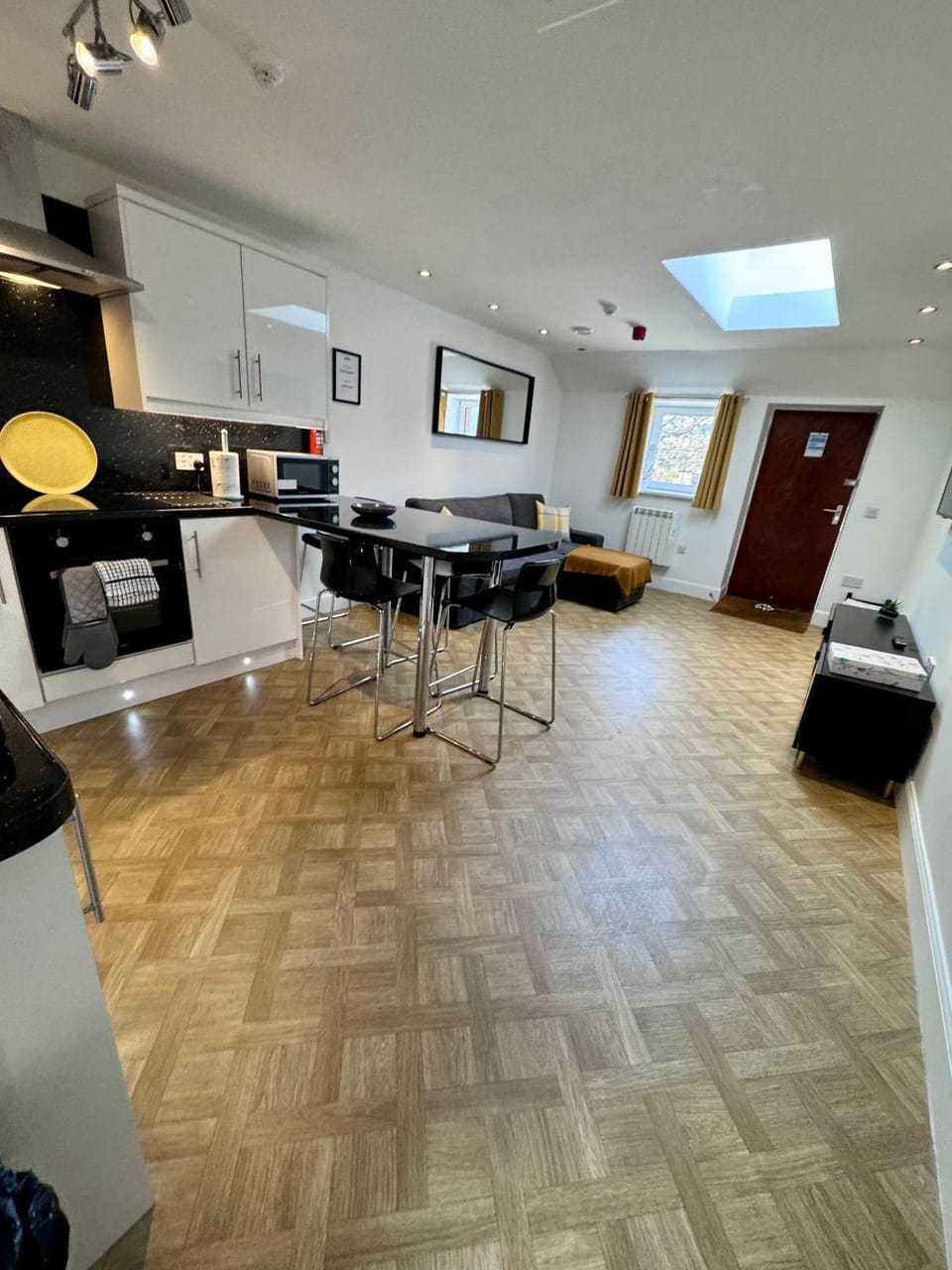 Kitchen or kitchenette, Living room, Dining area