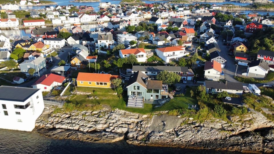 Villa Bluebird-Exclusive 5 bedroom 3 bathroom Villa in Lofoten