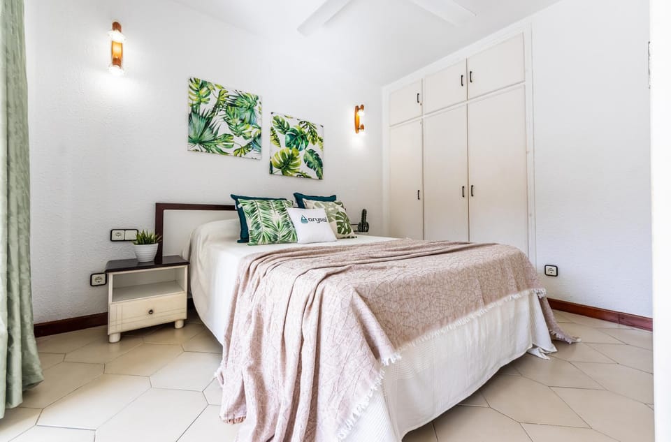 Bed, Bedroom, wardrobe