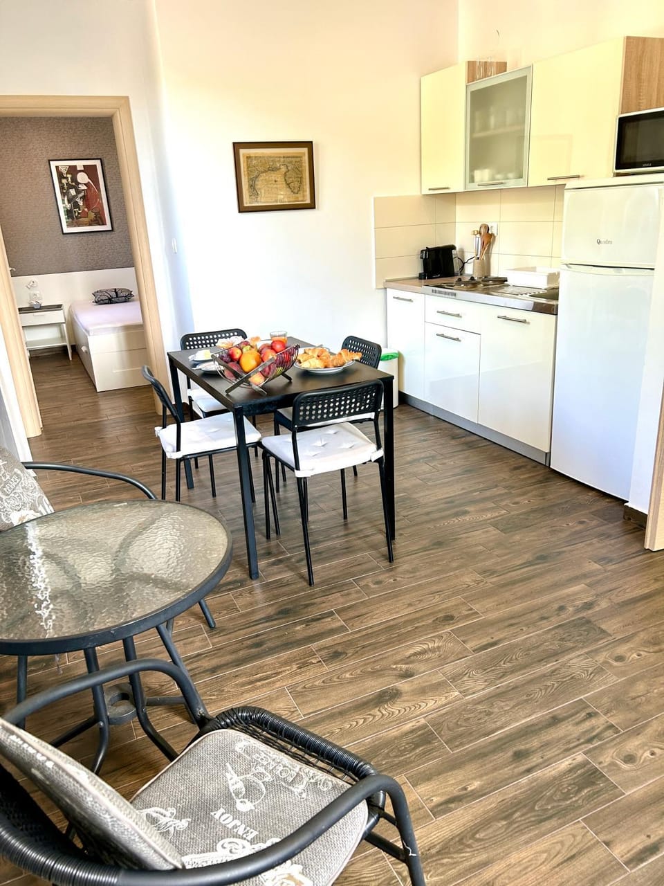 Bowling, Dining area, microwave