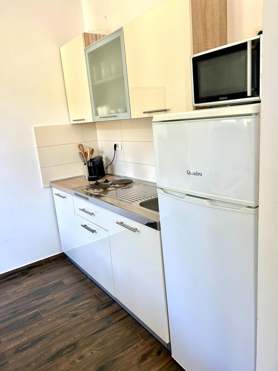 Kitchen or kitchenette, microwave, stove, kitchen