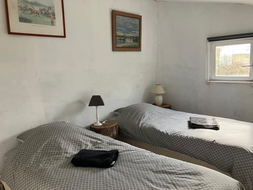 Property building, Living room, Bedroom