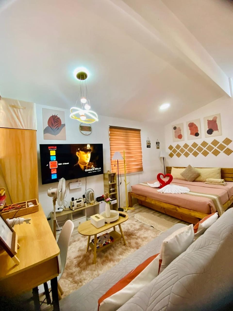 Olango Island - S&E-2 Tiny Guest House Fully Furnished with Hot Shower, Washer, Wi-Fi, Netflix & King-size Bed Villa in Lapu-Lapu City